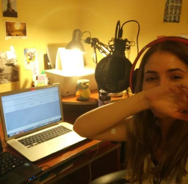 Imagen de Ana Gómez trasnochando para trabajar en proyectos