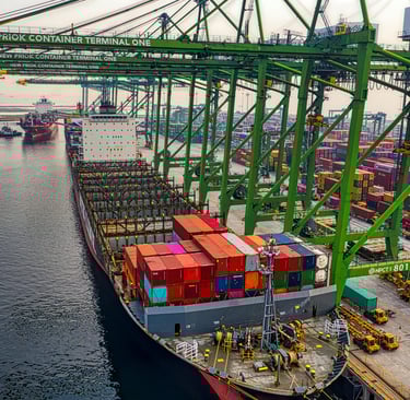Port conteneur en mer