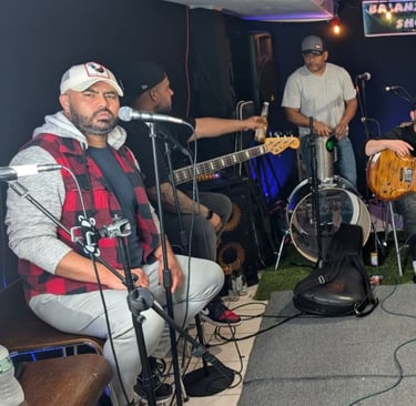 El sonido auténtico de Fabricio Torres, directo desde el corazón con los musicos.