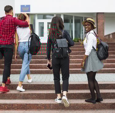Des jeunes aux lycées heureux face à l'enjeux de l'orientation scolaire