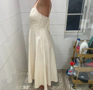 Skræddersyet brudekjole tilretning I forandring og tilpasning