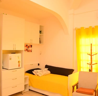 Quarto com Cama Individual