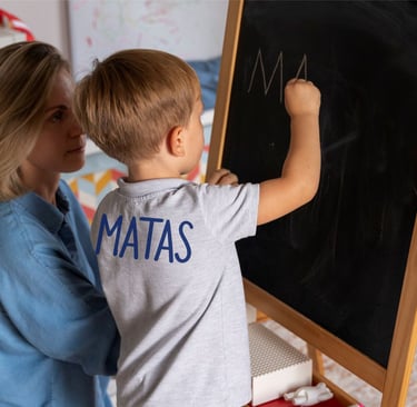 polo marskineliai ant kuriu nugaros parasytas vardas Matas