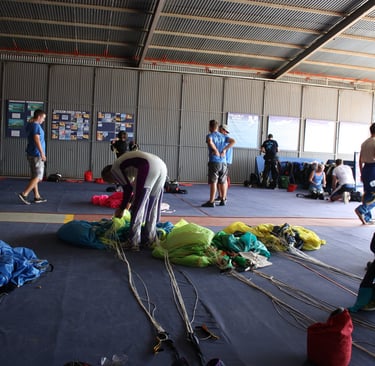 También se trabaja, hay que plegar.