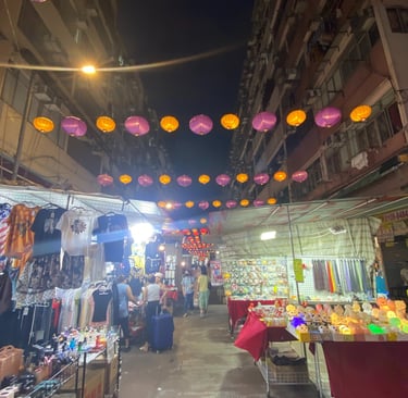 nightmarket in hong kong