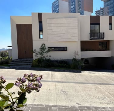 Fachada de Casa en venta en La Vista Bosque Real