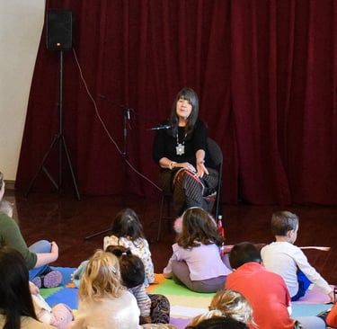 storytelling with Dovie Thomason (credit The National Theatre)