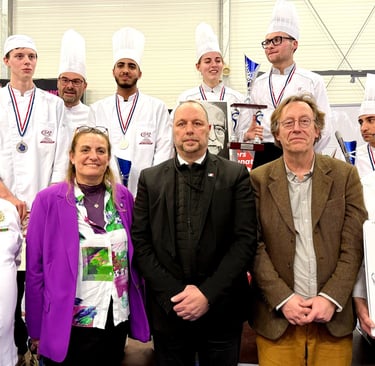 Photo avec les instances Régionale, CMA, Préfécture de Région et Vice-Président de Région Centre