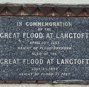 Great flood of Langtoft plaque 1657 and 1992