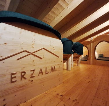 der neue Sauna-Ruheraum der ERZALM sorgt für Entspannung und Wohlbefinden