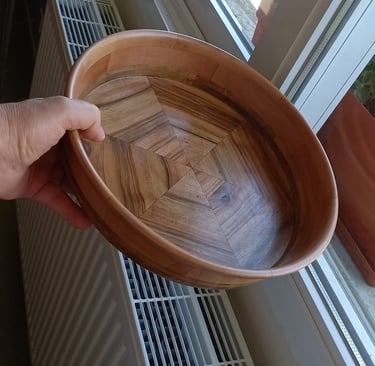 Coupe de fruits en bois assemblé et collé