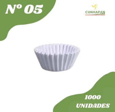 forminhas de papel brancas