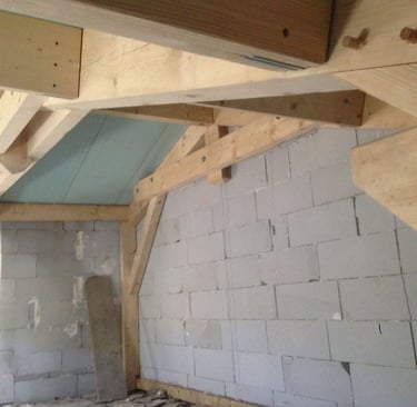 Charpente en bois sur mesure réalisée par artisan à Aubenas, Sud Ardèche