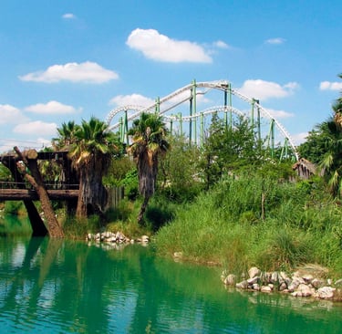 parque de atracciones, aventuras en familia, circuitos, toboganes, tirolinas, rocódromo