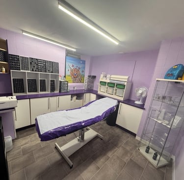 Piercing studio at Piercing by Jooles Montrose, with treatment chair and clean setup