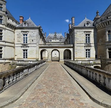 Entrez avec vos enfants au château du Lude par la grand eporte