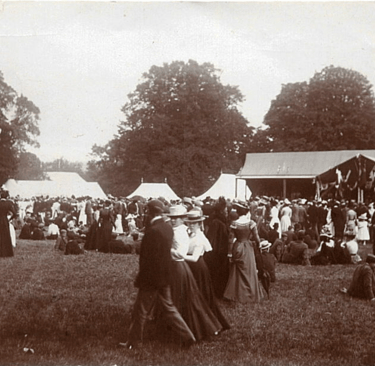 A Sandy Show from the early 1900s