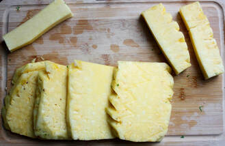 sliced fresh pineapple