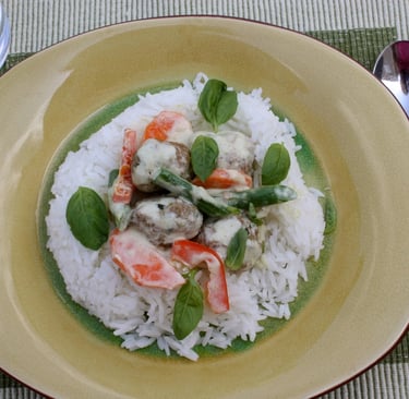 green curry turkeyballs on rice