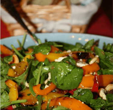 zesty spinach and grilled pepper salad