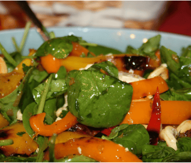 zesty spinach and grilled pepper salad