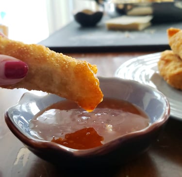 Thai spring rolls and dipping sauce