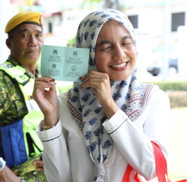 Patient receiving health screening service at Klinik Medcare Malaysia