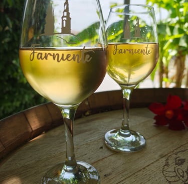 Flocage de verre personnalisé, design signé Marion Guizzardi, directrice artistique, Montpellier. 