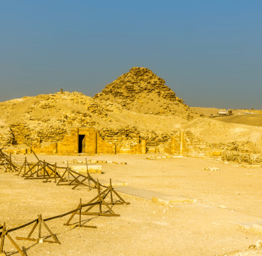 DESCOBERTAS EM SAQQARA EGITO .