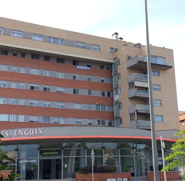 Edificio a la entrada de Gandía donde ocurren algunos hechos.