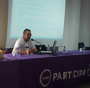 Ernest Belchi impartiendo una conferencia