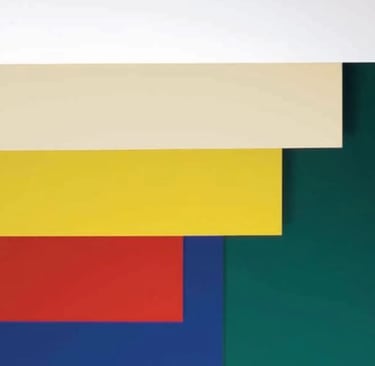 Panneau Dibond sur mesure installé en façade par AVOSPUB à Lyon