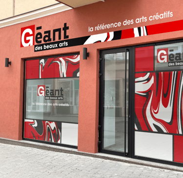 store front for the "geant des beaux arts"