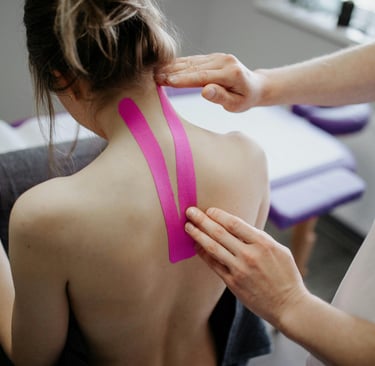 Professionelles Kinesio-Taping in der Physiotherapie Nürnberg Stresemannplatz zur Unterstützung von 