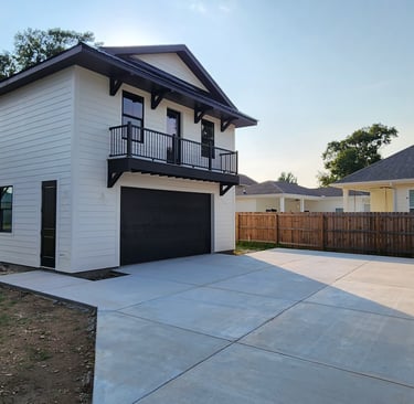 Water front home detached garage