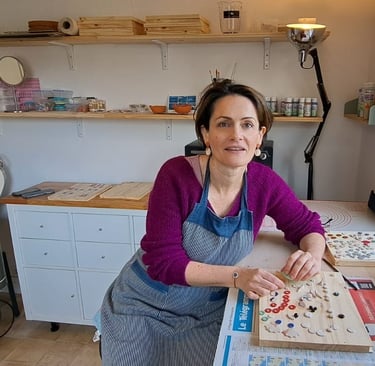 La créatrice de Nérissé dans son atelier