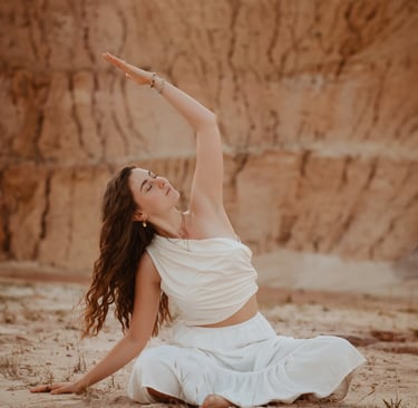 Celina beim Yoga in Hof bei Salzburg