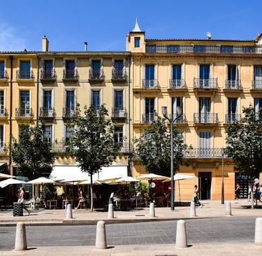Charming street scene in Aix en Provence