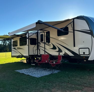 Lightning RV Rentals of Louisiana | Travel Trailer Rentals | Fifth Wheel Camper Rentals