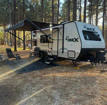 Lightning RV Rentals of Louisiana | Travel Trailer Rentals | Fifth Wheel Camper Rentals