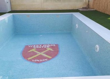 Exclusive pool design from Aurea Luxe General Construction La Marina Costa Blanca