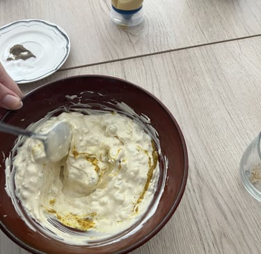 eine Sauce, in der alle Zutaten vermischt werden