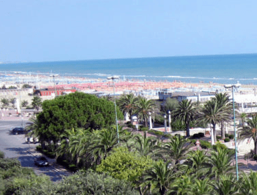Blick über Strand Giulianova