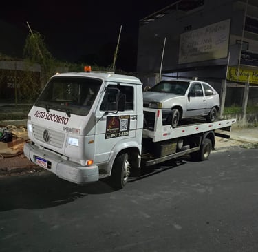 Equipe do Auto Socorro Caliari em atendimento 24h