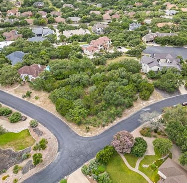 Two‑story home with spotless windows, window cleaning in Fair Oaks Ranch, TX