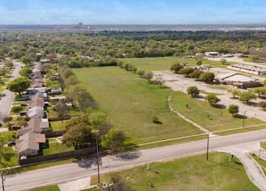 Kirby TX neighborhood aerial view by Elegant Restorations window cleaning