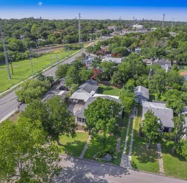 Elegant home with arched windows, window cleaning in Olmos Park, TX