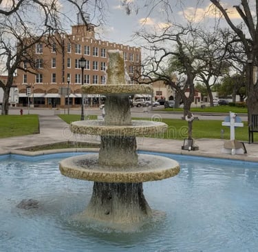 Historic downtown building with crystal‑clear windows, window cleaning in Uvalde, TX