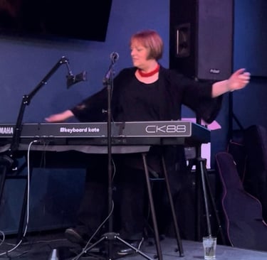 Keyboard Kate, singer song writer, pop rock and piano
