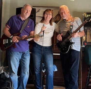 A Rose between Thorns, Folk Country and Rock